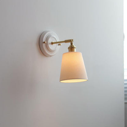 Traditional Vintage Ceramic Brass 1-Light Wall Sconce
