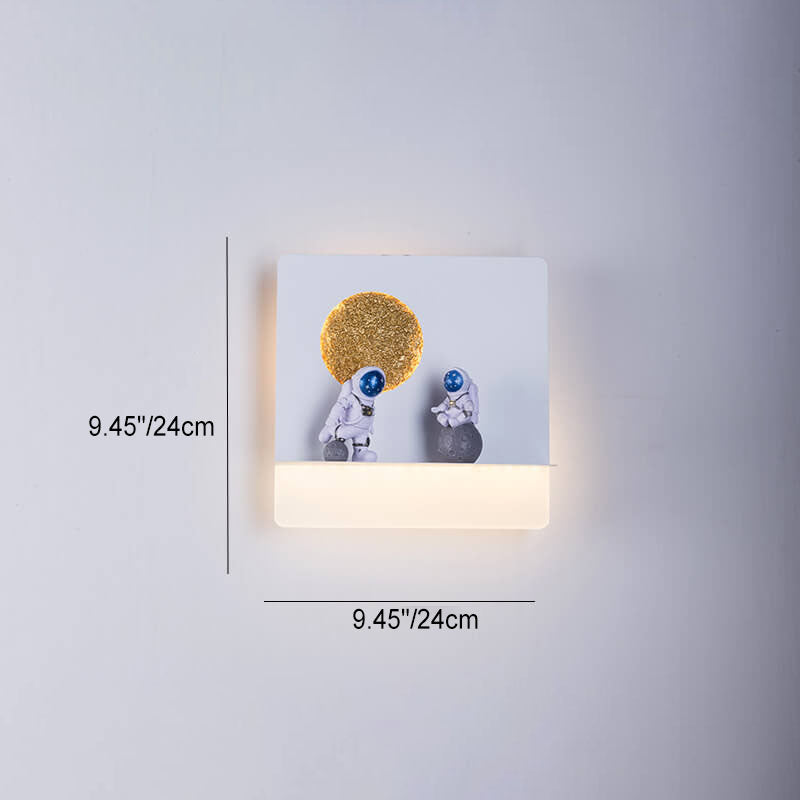 Creative Iron Resin Round Astronaut LED Wall Sconce Lamp
