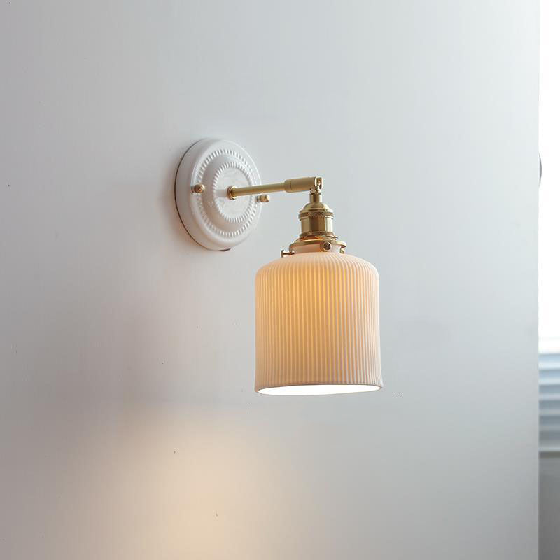 Traditional Vintage Ceramic Brass 1-Light Wall Sconce