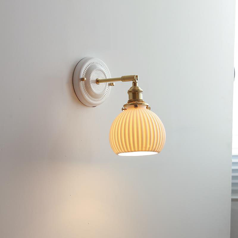 Traditional Vintage Ceramic Brass 1-Light Wall Sconce