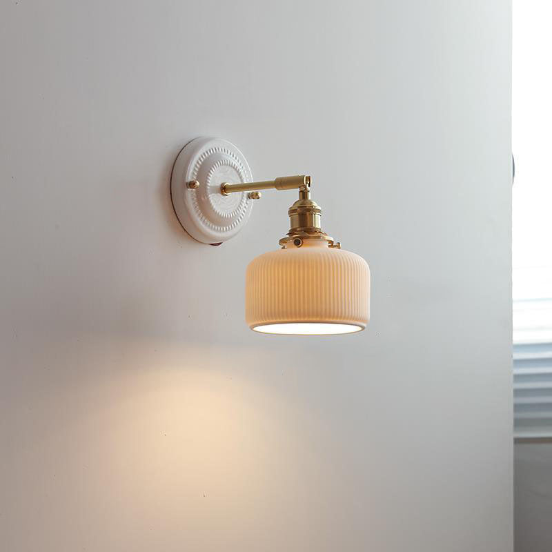 Traditional Vintage Ceramic Brass 1-Light Wall Sconce