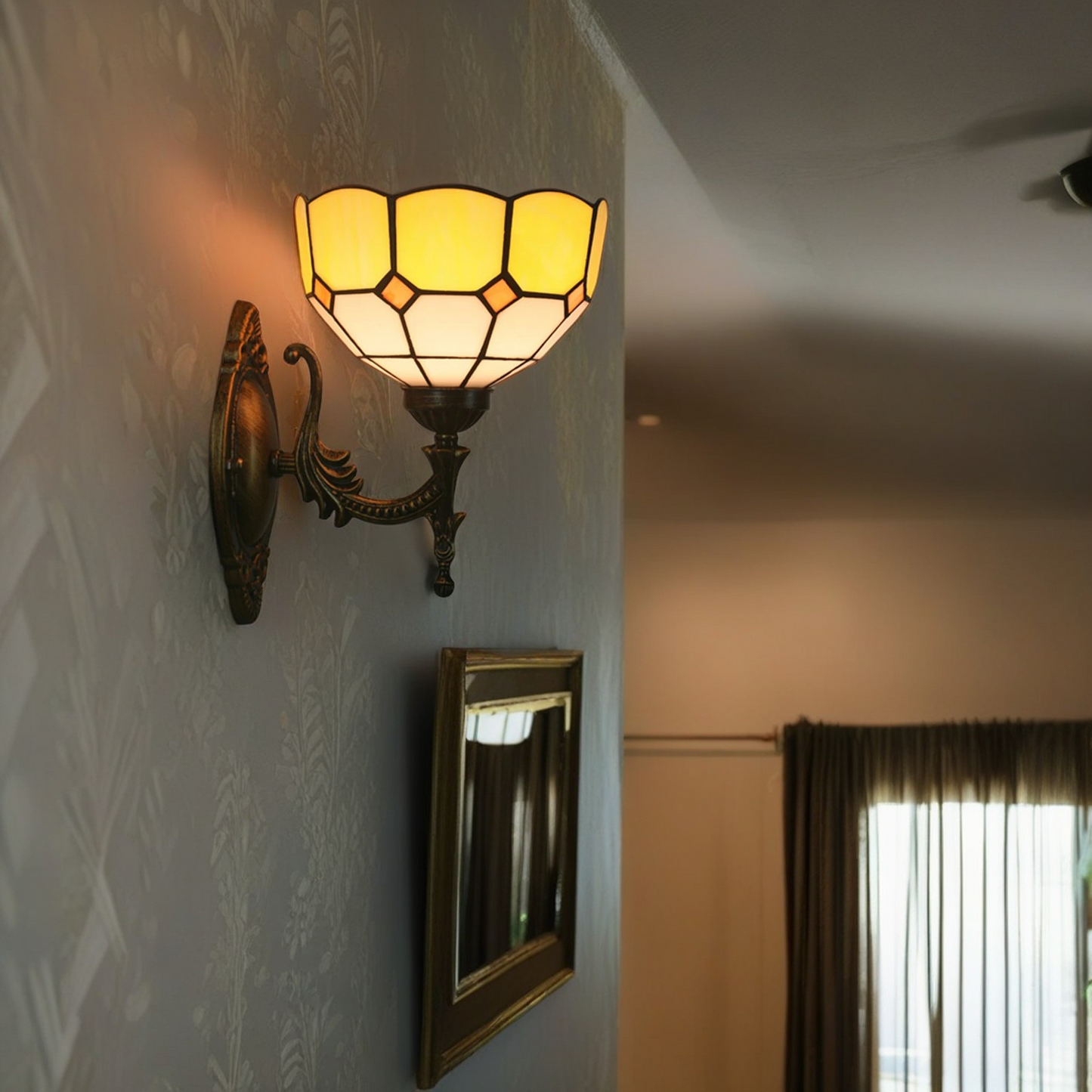 Tiffany Half Circle Alloy Iron 1-Light Wall Sconce Lamp