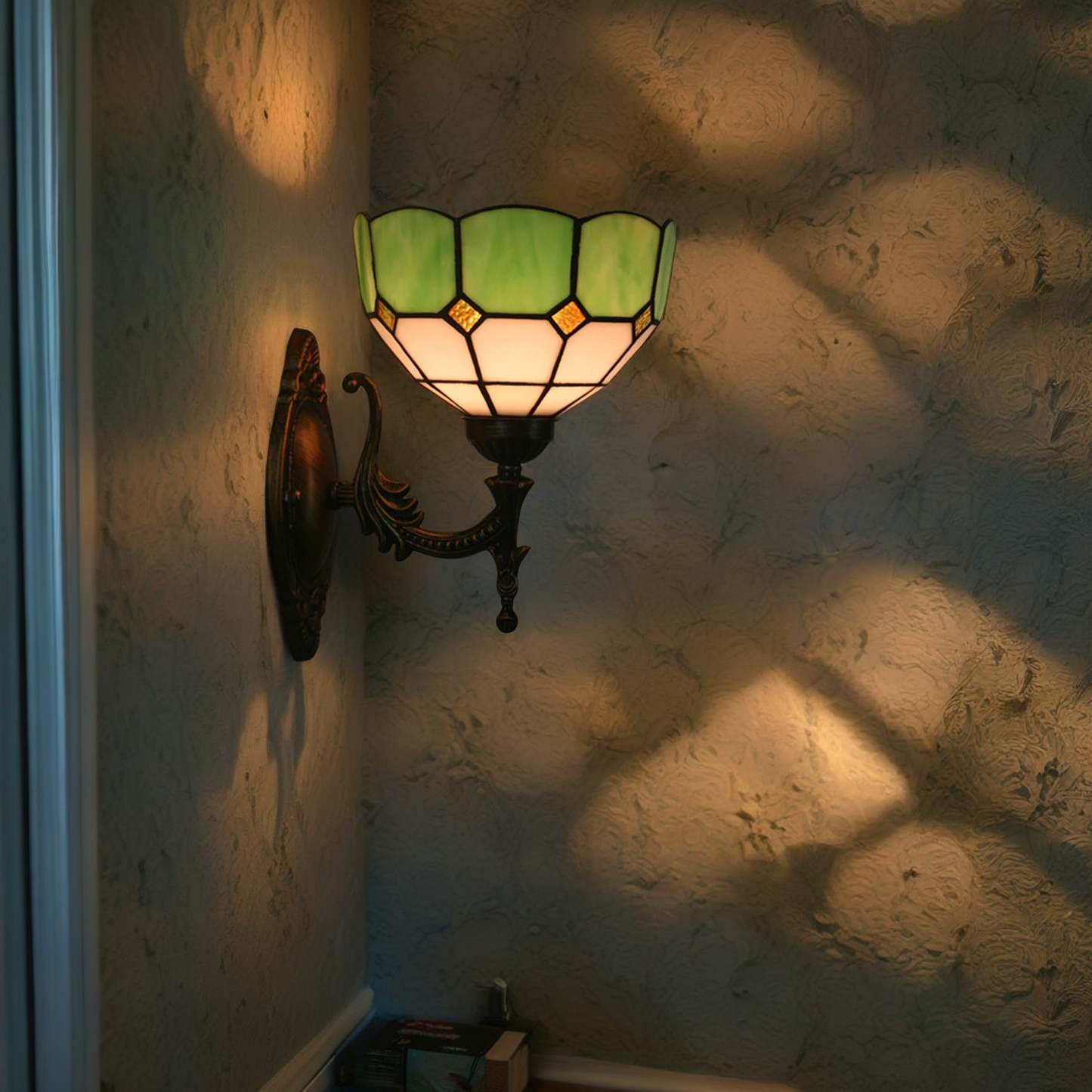 Tiffany Half Circle Alloy Iron 1-Light Wall Sconce Lamp