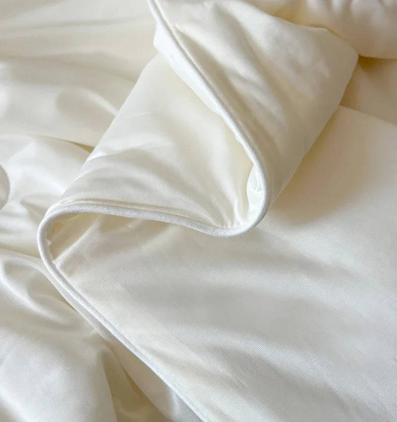 Ice Silk Cooling Blanket for Hot Sleepers