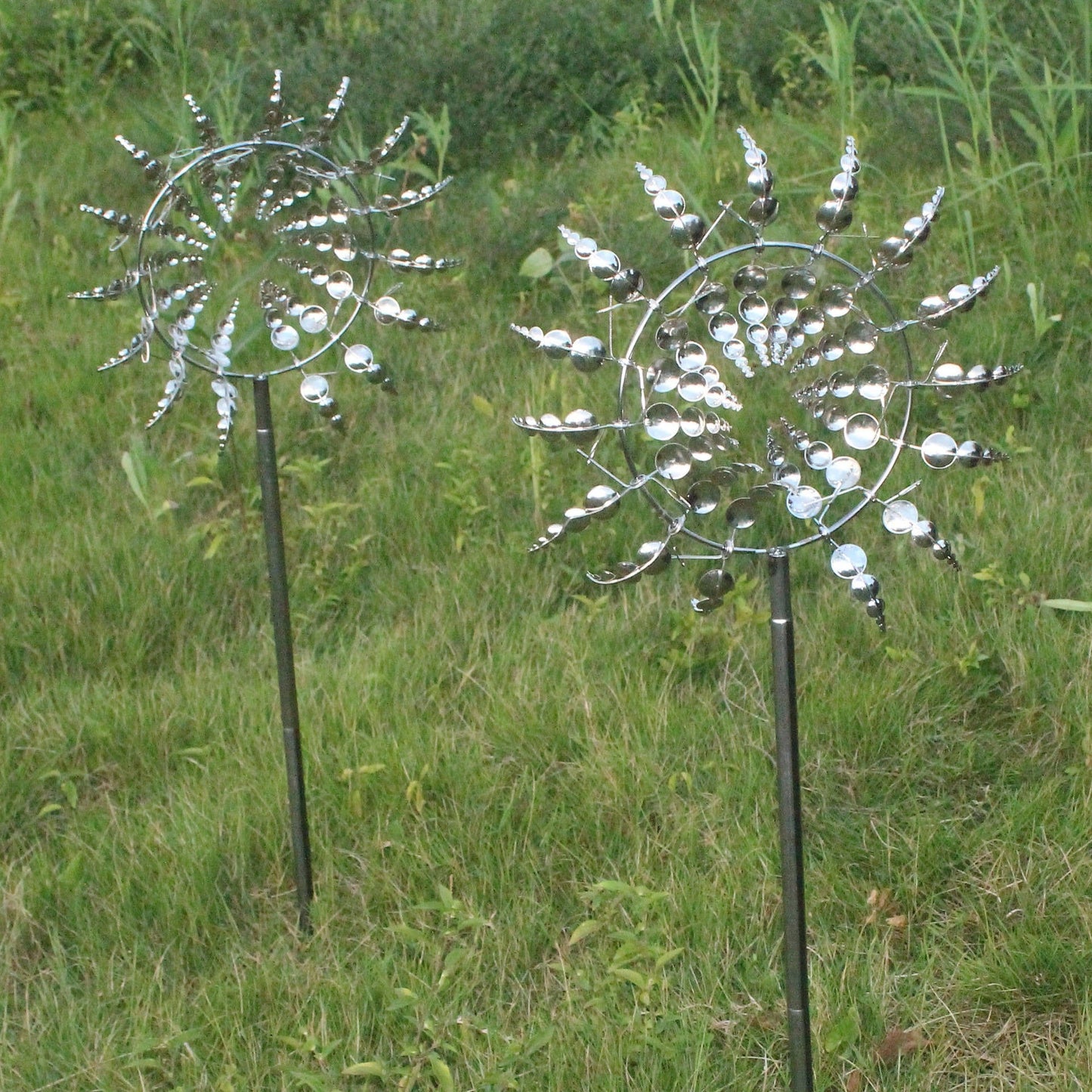 Metal Garden Windmill with Spinning Blades
