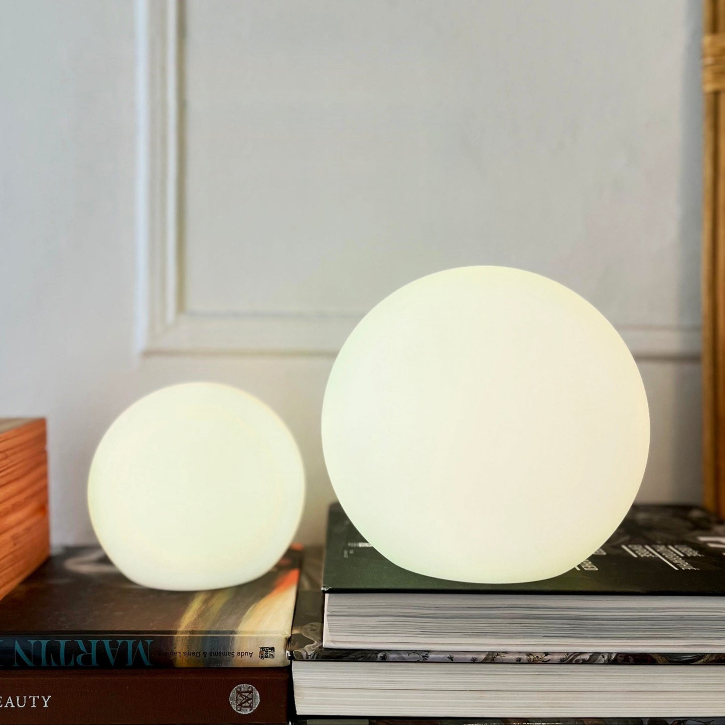Color Changing LED Orb Lamp, Remote Control